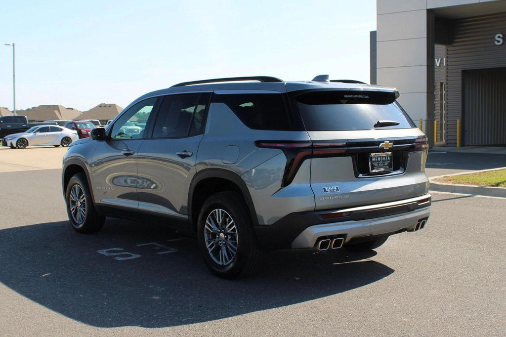 used 2025 Chevrolet Traverse car