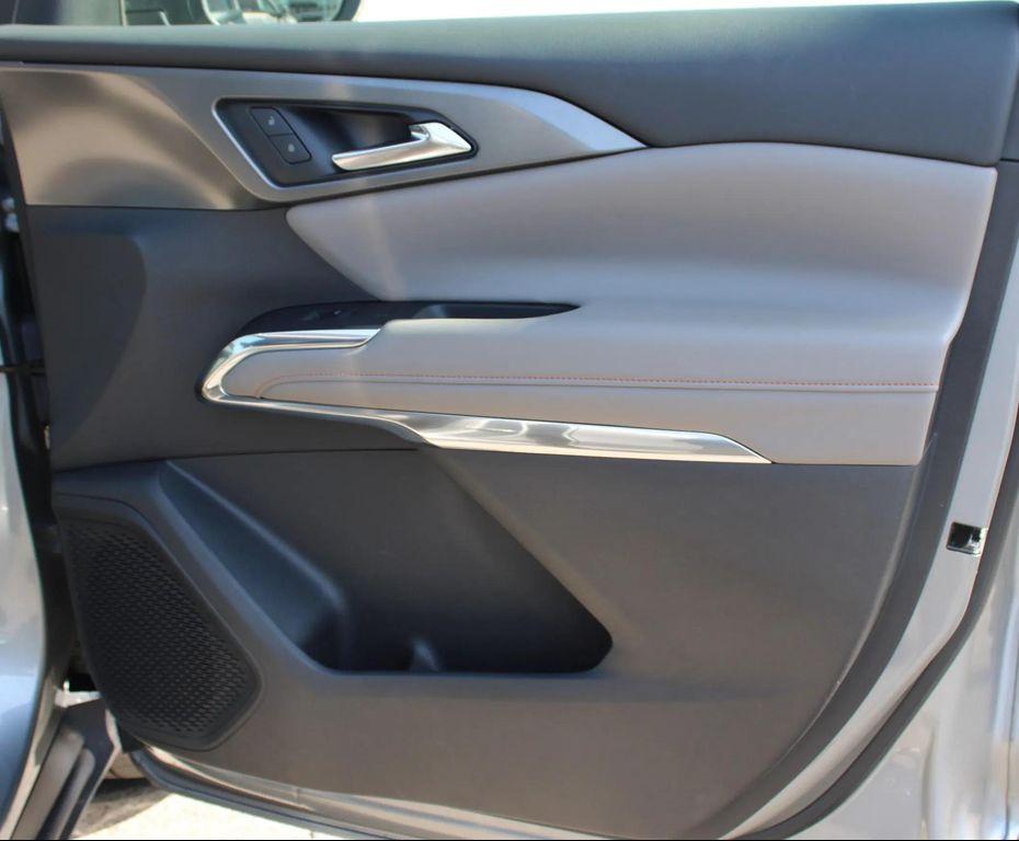 used 2025 Chevrolet Traverse car