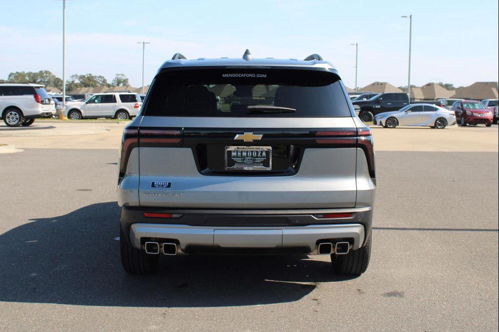used 2025 Chevrolet Traverse car