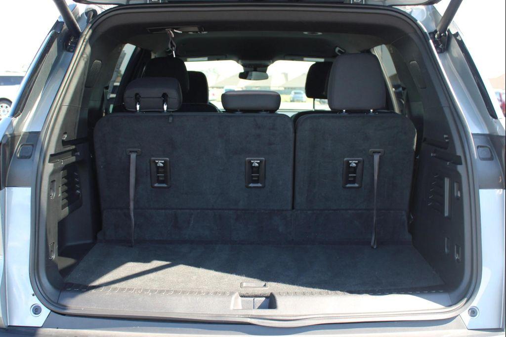 used 2025 Chevrolet Traverse car