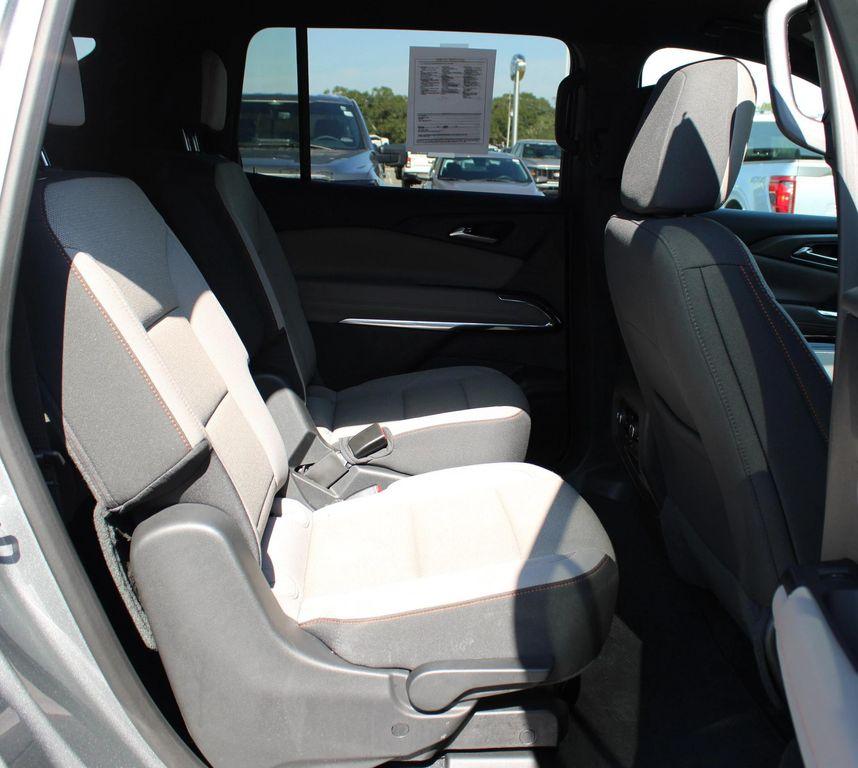 used 2025 Chevrolet Traverse car