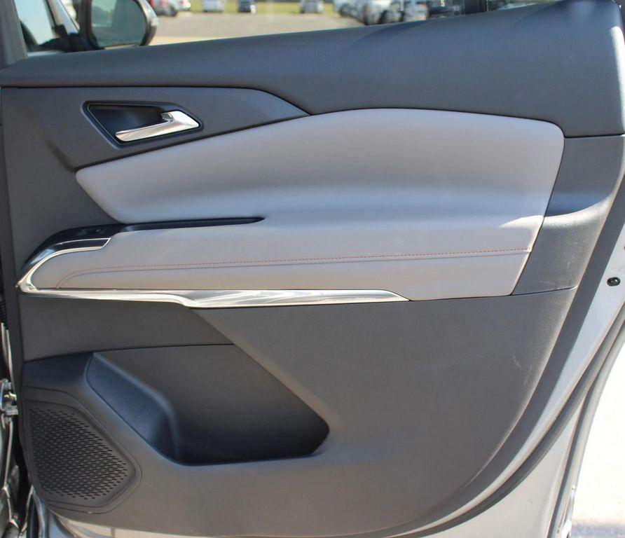 used 2025 Chevrolet Traverse car