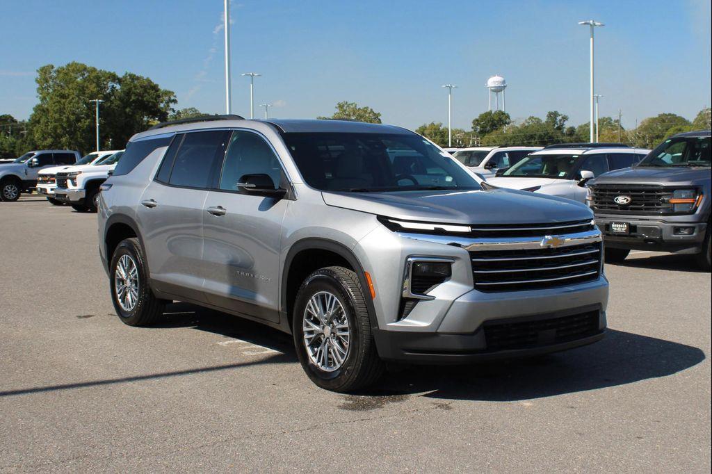 used 2025 Chevrolet Traverse car