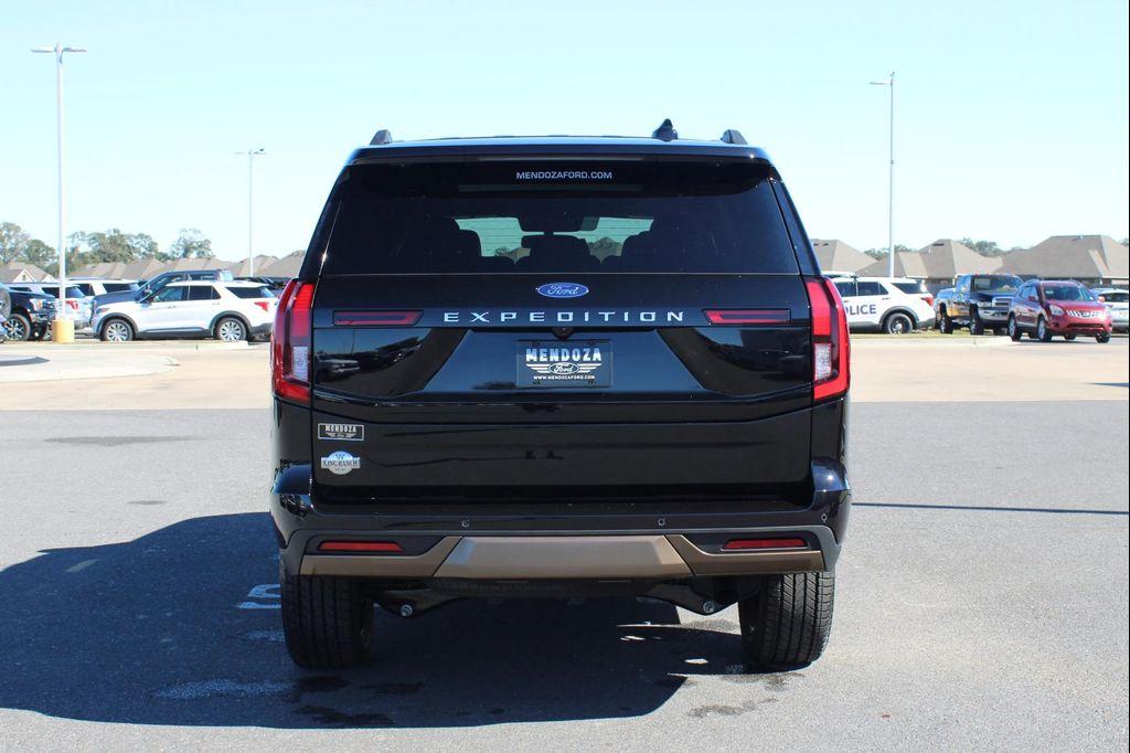 new 2025 Ford Expedition car, priced at $87,115