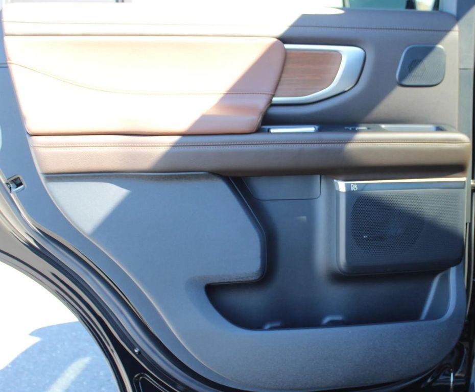 new 2025 Ford Expedition car, priced at $87,115