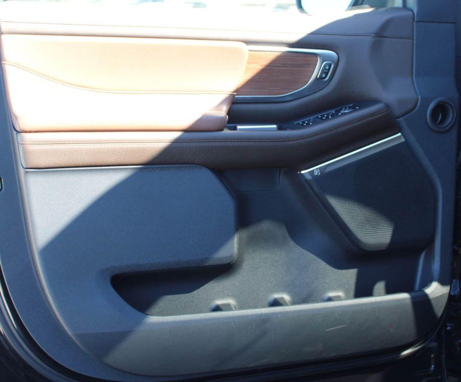 new 2025 Ford Expedition car, priced at $87,115