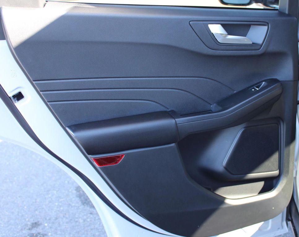 new 2025 Ford Escape PHEV car, priced at $32,055