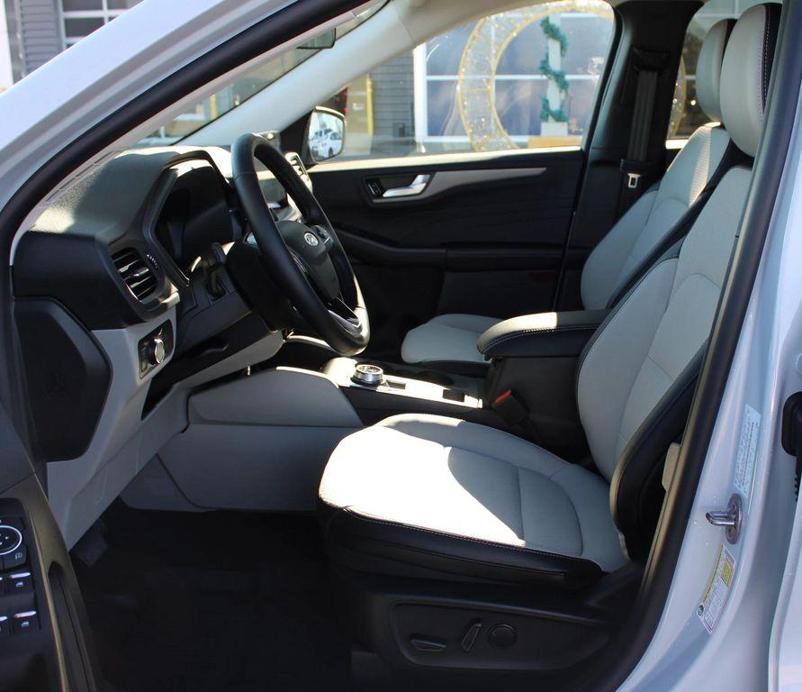 new 2025 Ford Escape PHEV car, priced at $32,055