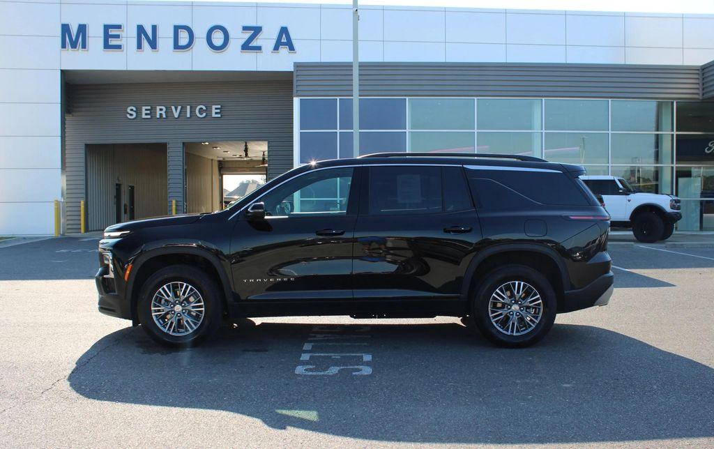 used 2025 Chevrolet Traverse car