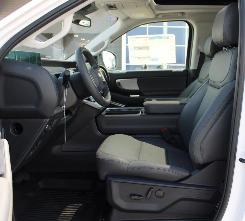 new 2025 Ford Expedition car, priced at $73,480