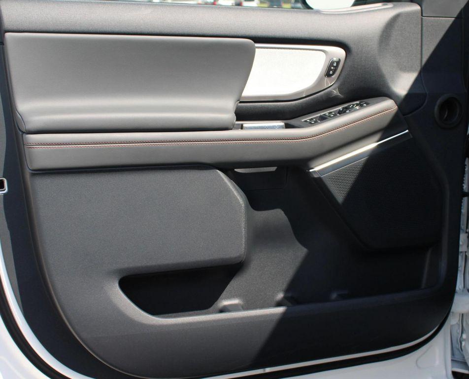 new 2025 Ford Expedition car, priced at $73,480