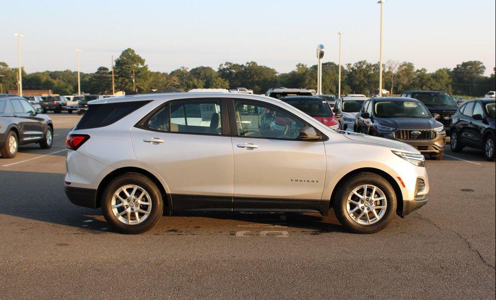 used 2022 Chevrolet Equinox car, priced at $18,637