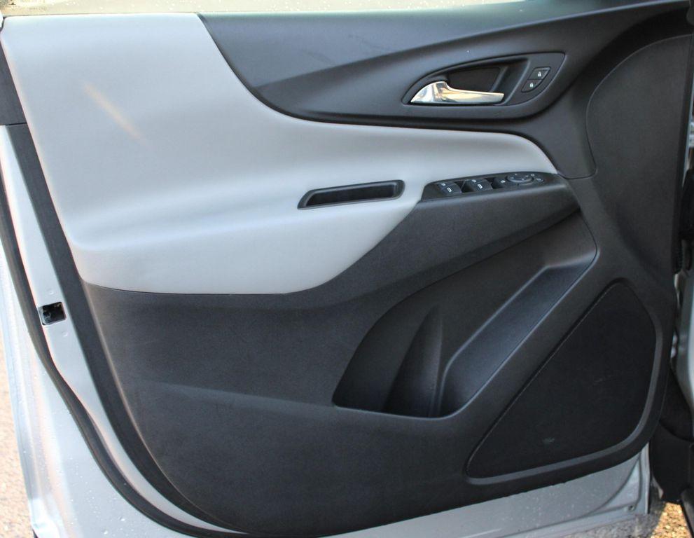 used 2022 Chevrolet Equinox car, priced at $18,637