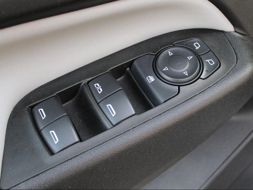 used 2022 Chevrolet Equinox car, priced at $18,637