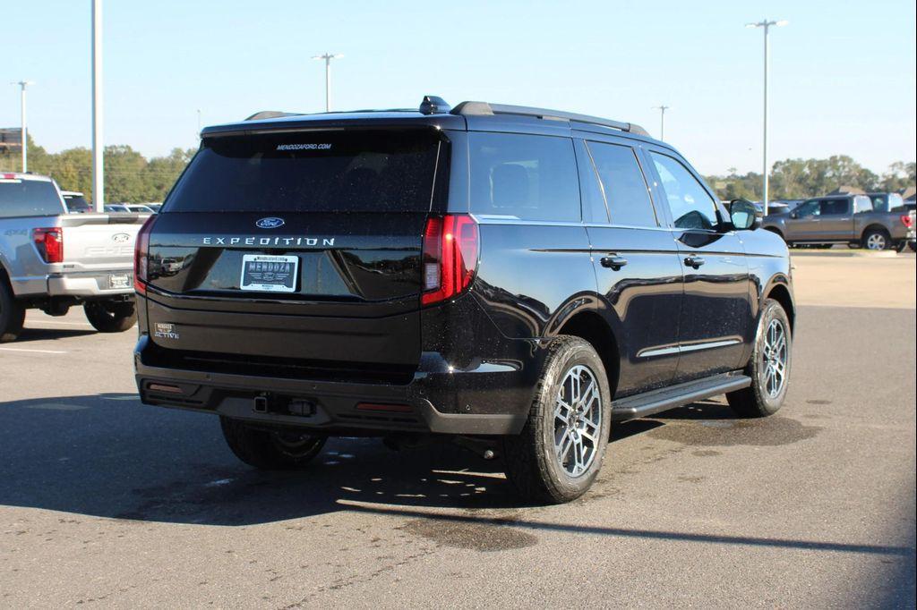 new 2025 Ford Expedition car, priced at $72,485