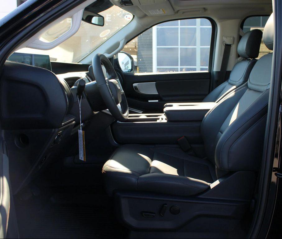 new 2025 Ford Expedition car, priced at $72,485