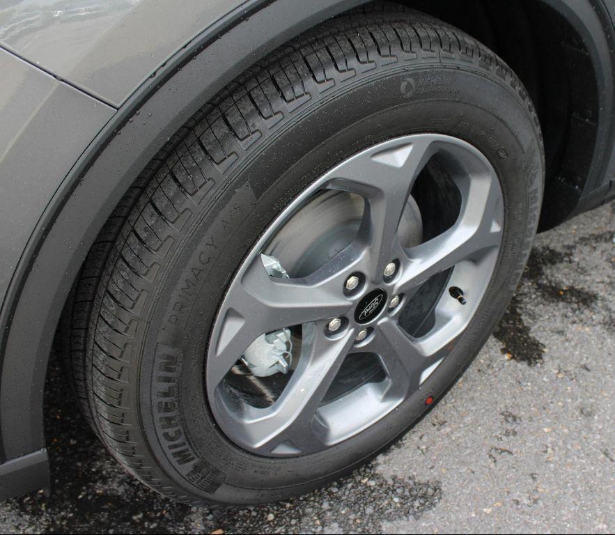 new 2025 Ford Escape car, priced at $27,075