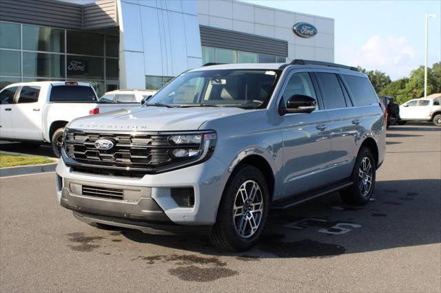 new 2025 Ford Expedition car, priced at $71,700