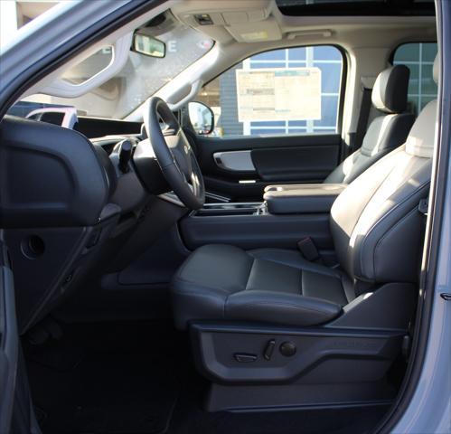 new 2025 Ford Expedition car, priced at $71,700