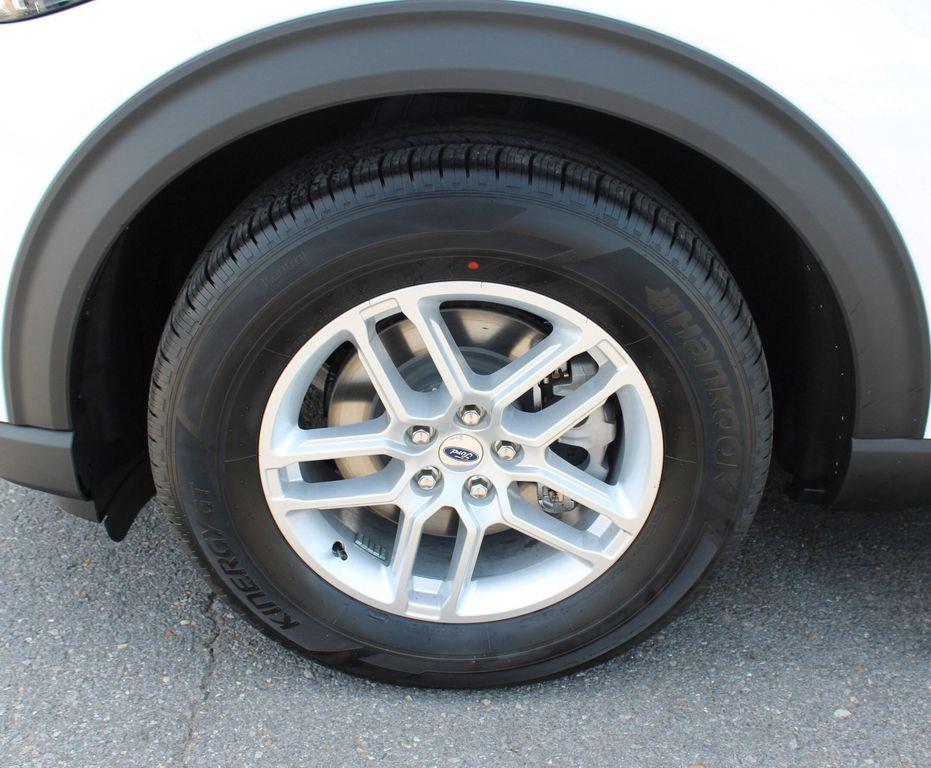 new 2025 Ford Explorer car, priced at $46,200