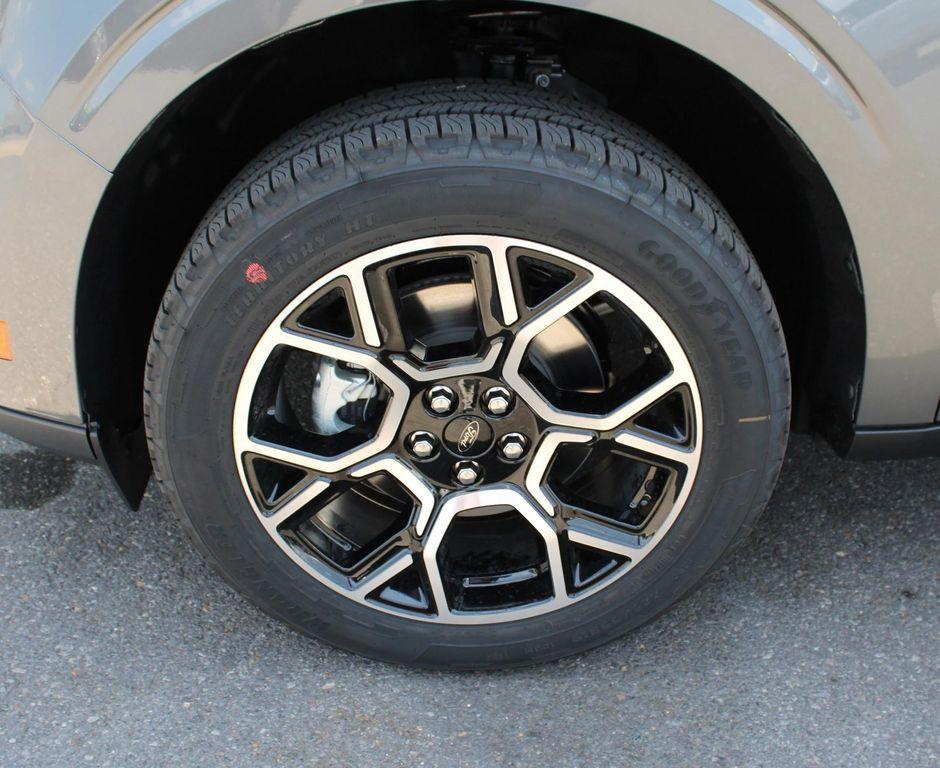 new 2025 Ford Maverick car, priced at $39,230