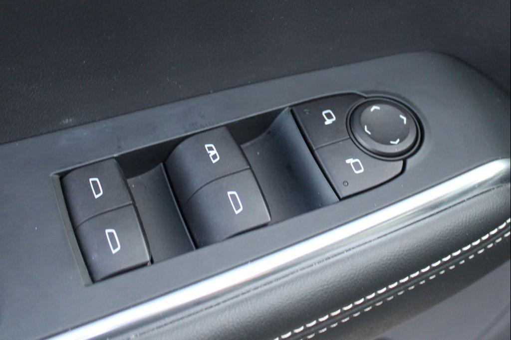 used 2025 GMC Acadia car, priced at $36,997