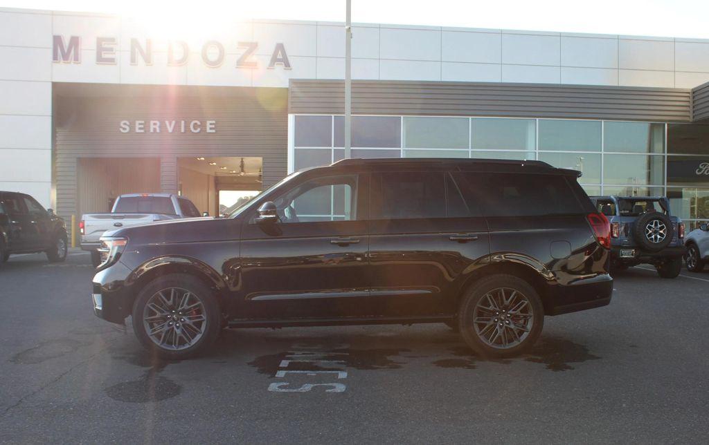 new 2025 Ford Expedition car, priced at $84,730