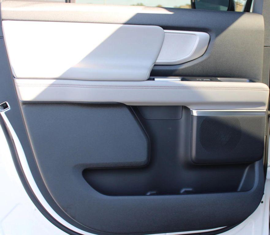 new 2025 Ford Expedition Max car, priced at $73,320