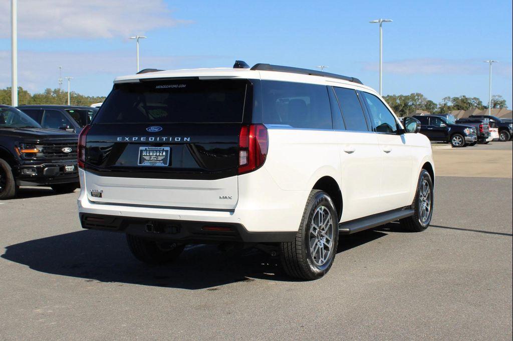new 2025 Ford Expedition Max car, priced at $73,320