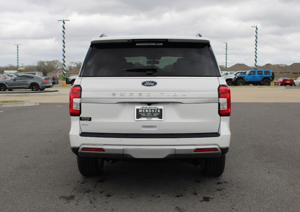 new 2024 Ford Expedition car, priced at $60,000