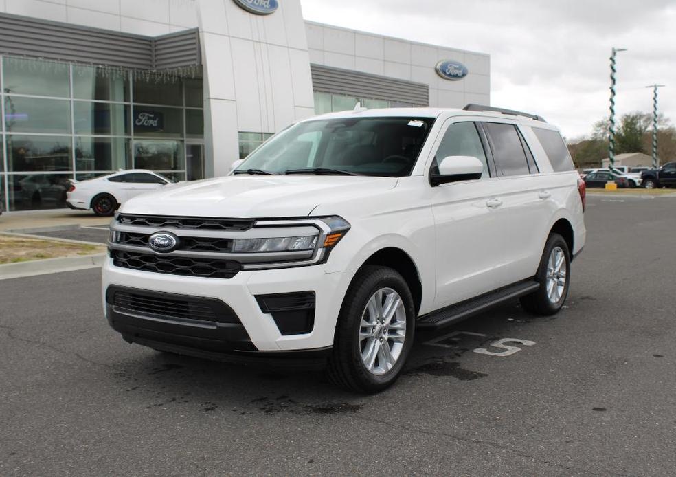 new 2024 Ford Expedition car, priced at $60,000