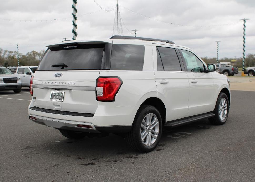 new 2024 Ford Expedition car, priced at $60,000