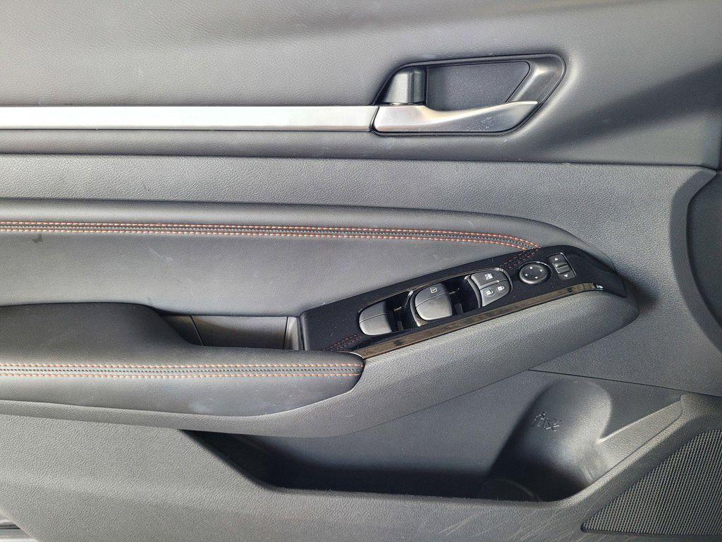 used 2023 Nissan Altima car, priced at $25,995