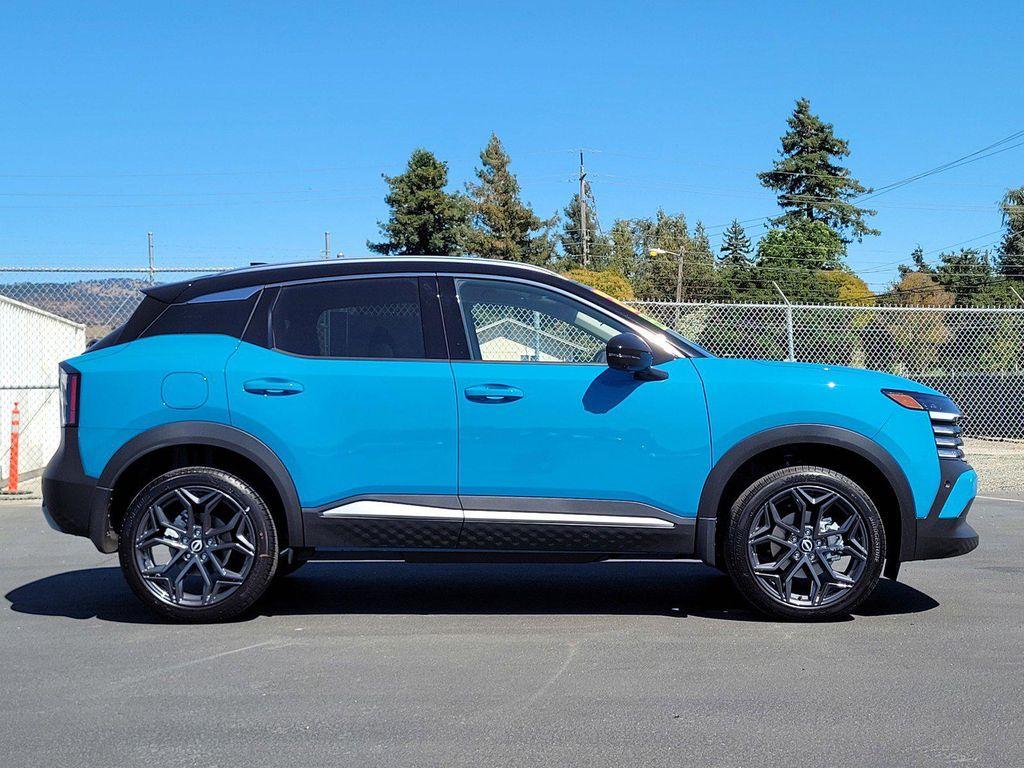new 2025 Nissan Kicks car, priced at $27,251