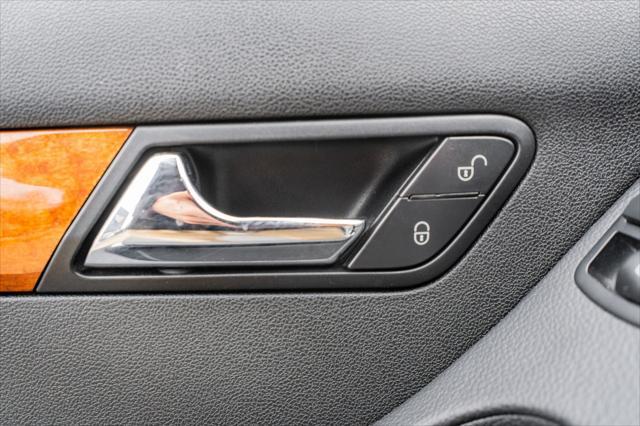 used 2009 Mercedes-Benz R-Class car, priced at $7,950