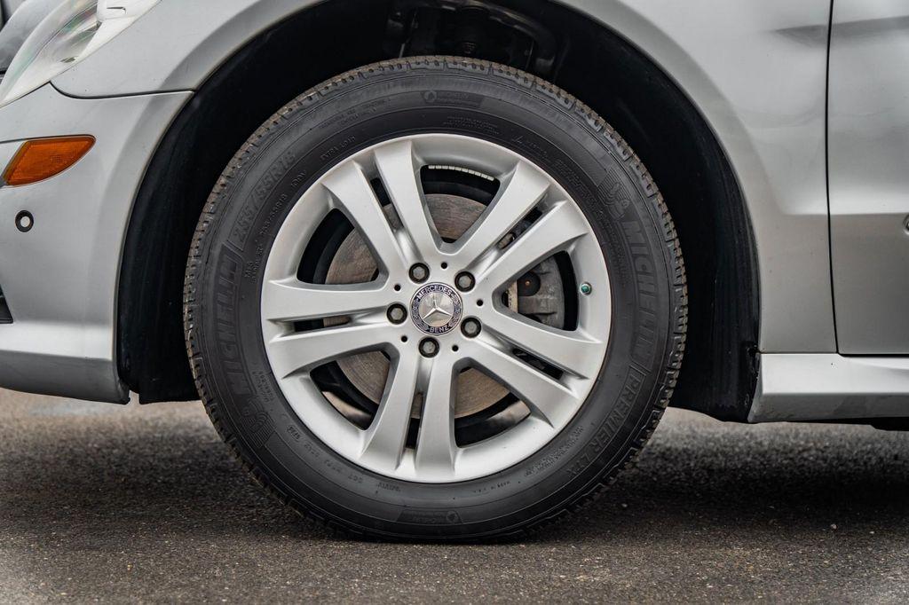 used 2009 Mercedes-Benz R-Class car, priced at $7,500