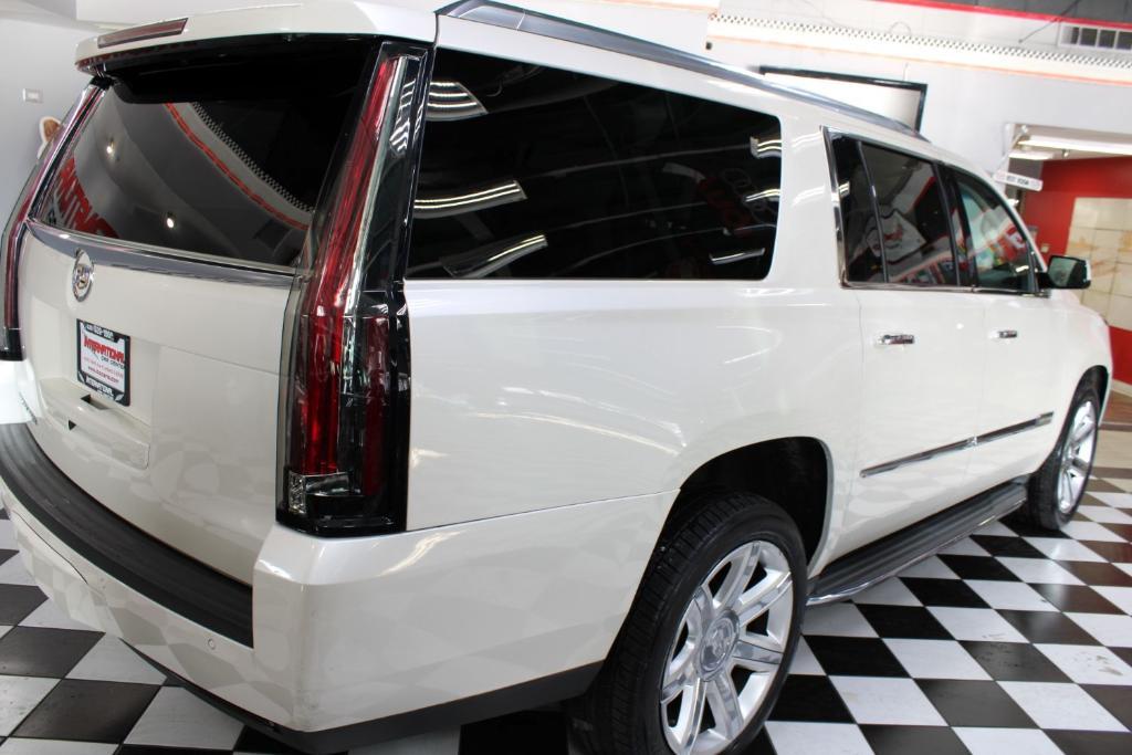 used 2015 Cadillac Escalade ESV car, priced at $22,090