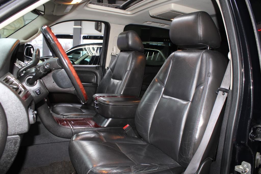 used 2011 Cadillac Escalade ESV car, priced at $5,990