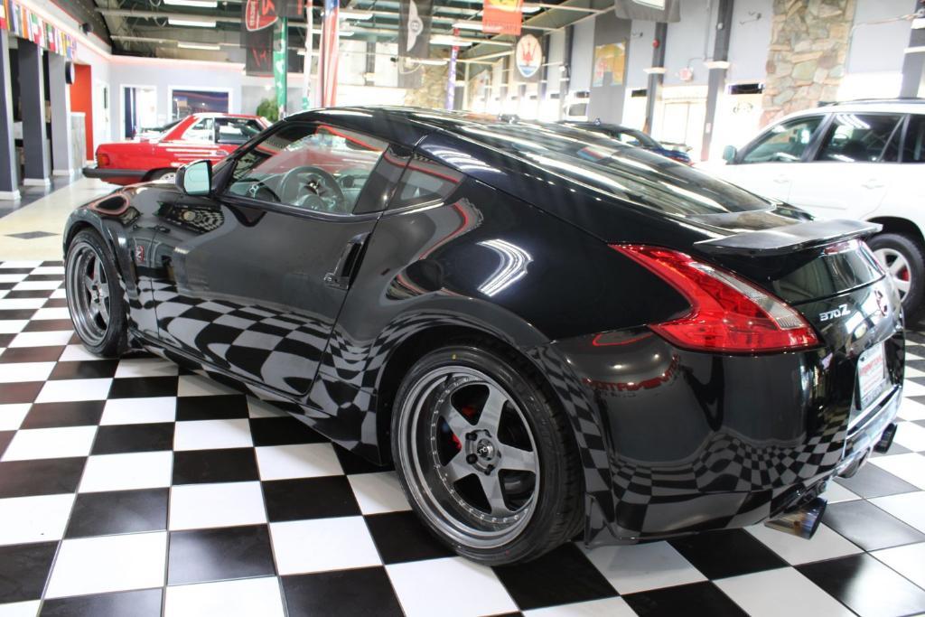 used 2009 Nissan 370Z car, priced at $15,990