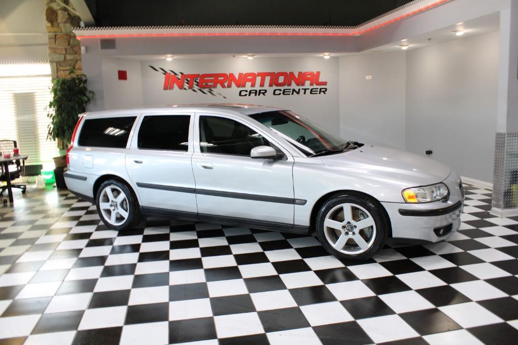 used 2004 Volvo V70 car, priced at $10,490