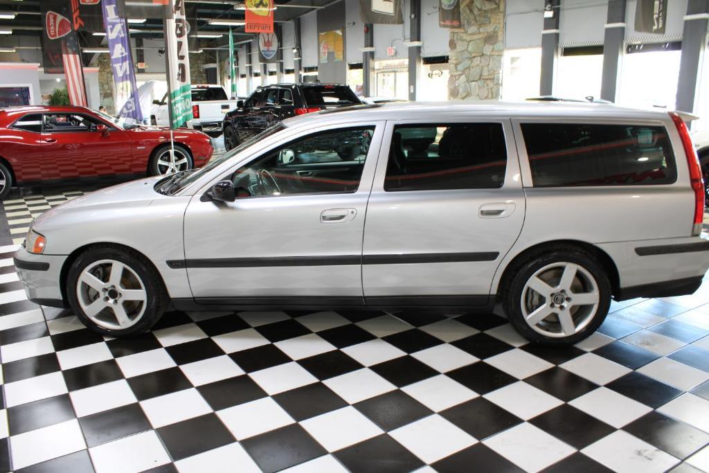 used 2004 Volvo V70 car, priced at $10,490