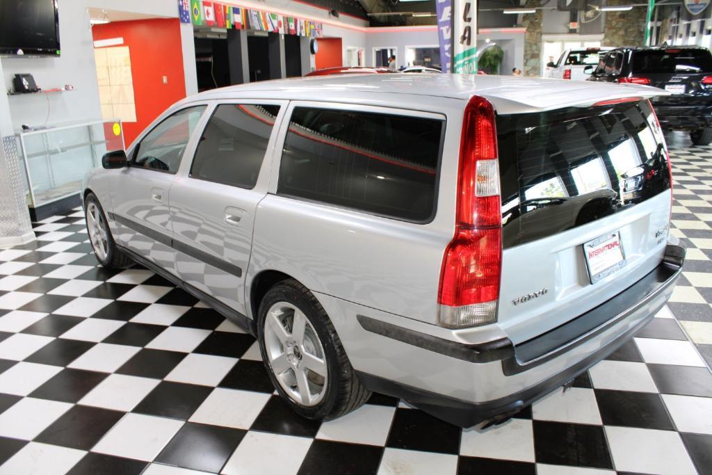 used 2004 Volvo V70 car, priced at $10,490