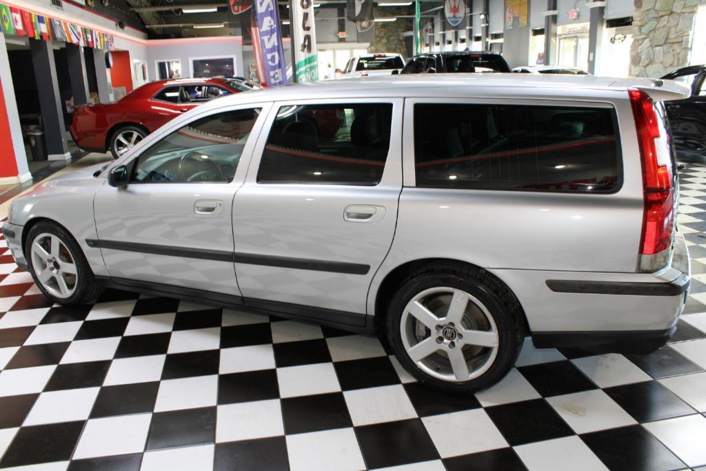 used 2004 Volvo V70 car, priced at $10,490