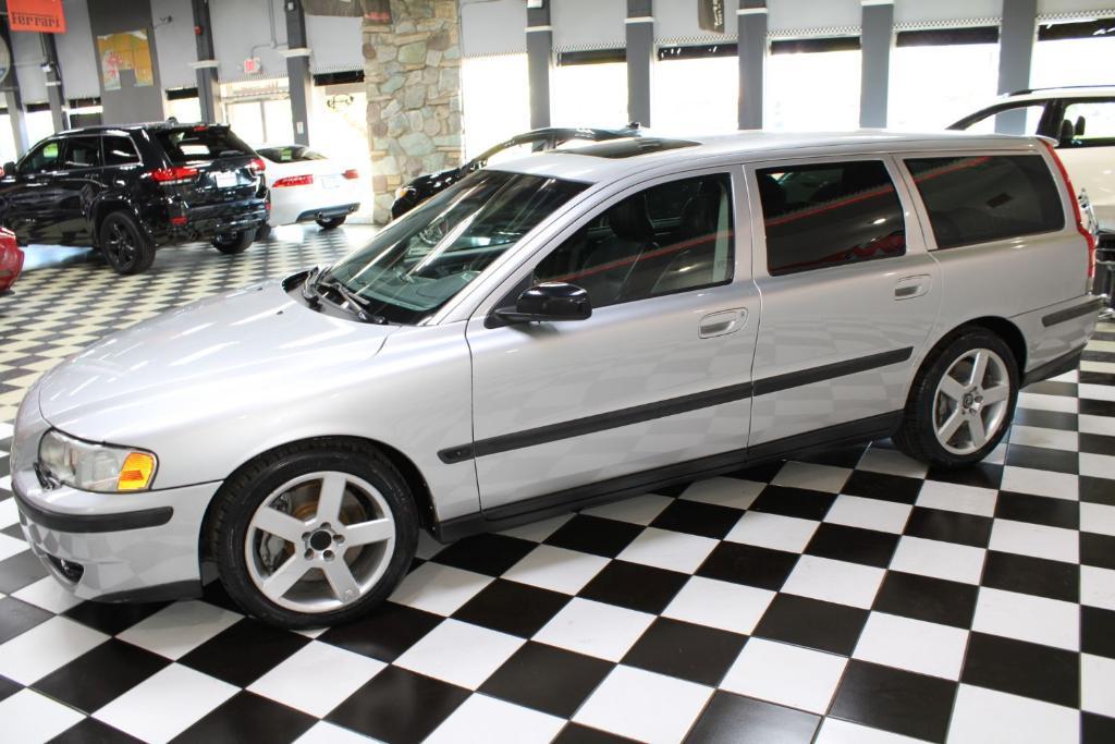 used 2004 Volvo V70 car, priced at $10,490