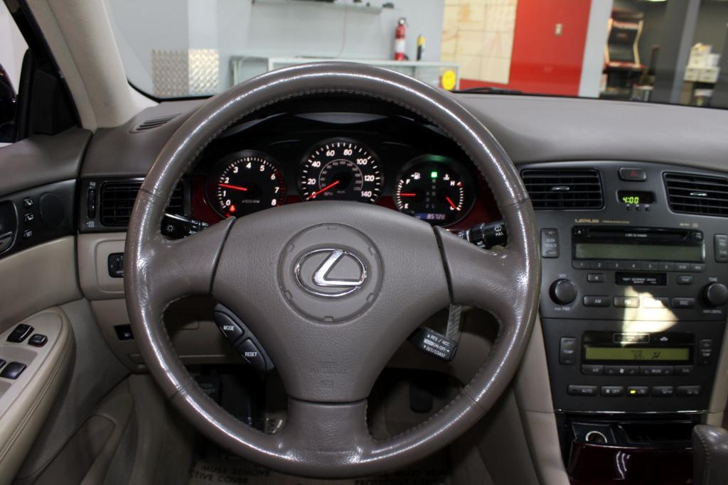 used 2004 Lexus ES 330 car, priced at $8,490