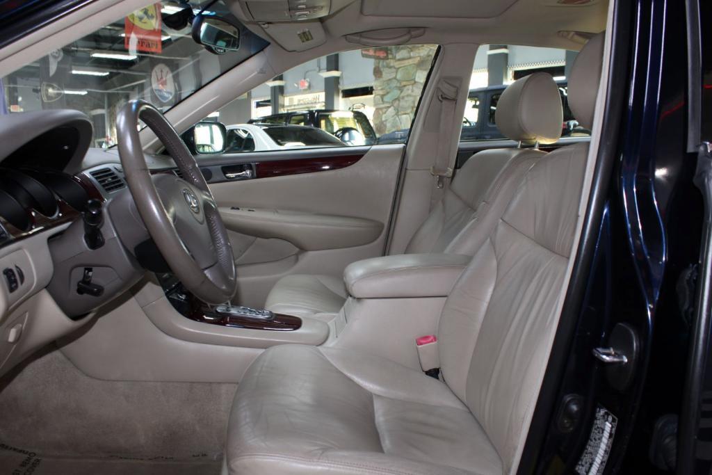 used 2004 Lexus ES 330 car, priced at $8,490