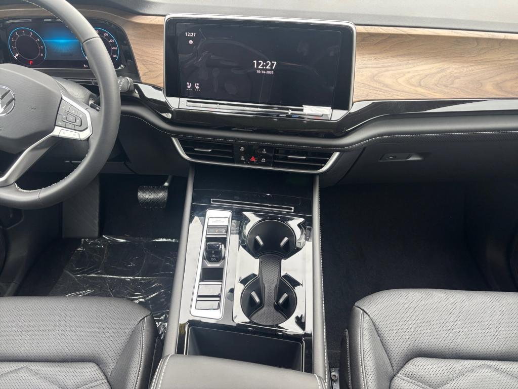 new 2026 Volkswagen Atlas car, priced at $47,728