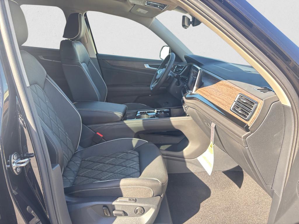 new 2025 Volkswagen Atlas car, priced at $47,759