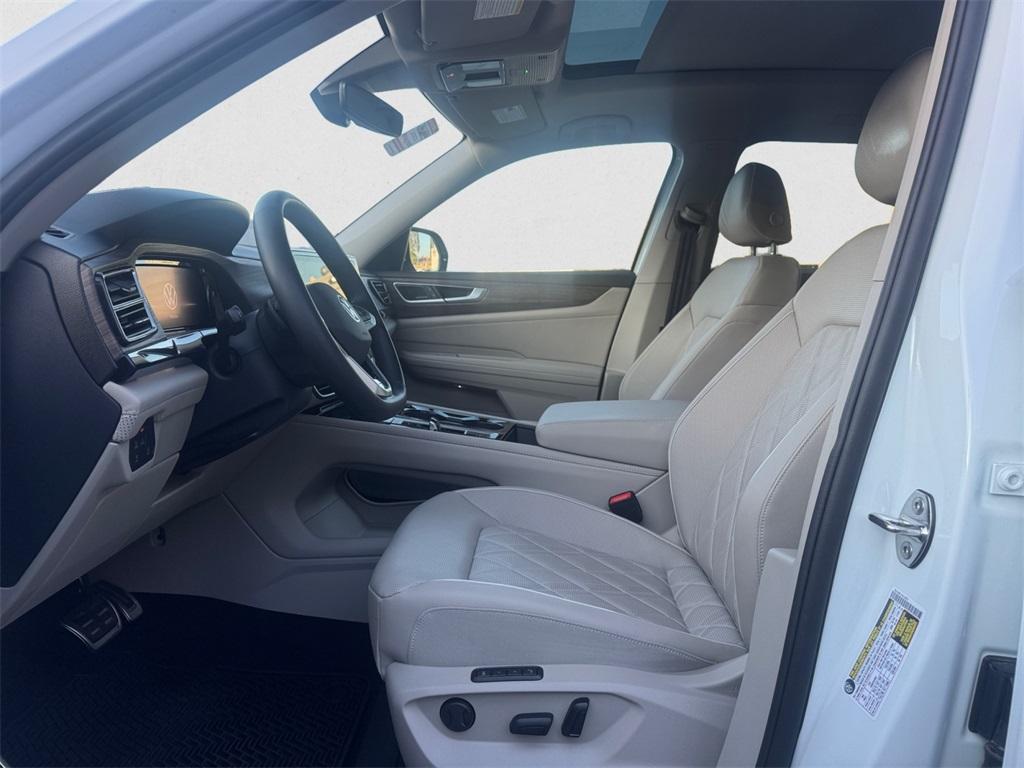 used 2025 Volkswagen Atlas car, priced at $42,995