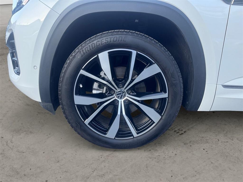 used 2025 Volkswagen Atlas car, priced at $42,995